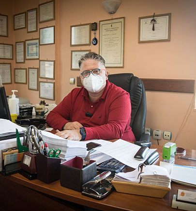 Γεώργιος Μασάαντ, Μικροβιολόγος